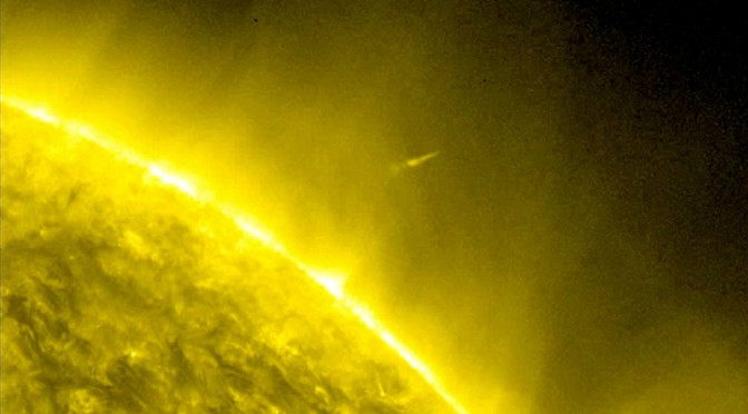 Comet Lovejoy leaving solar system after surviving encounter with Sun